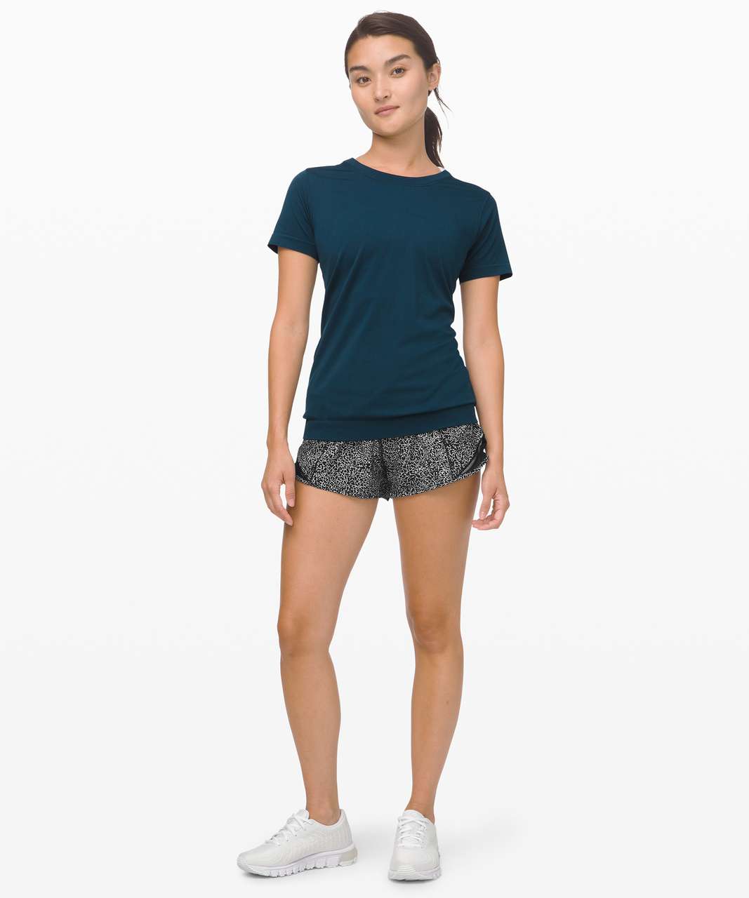 Lululemon Hotty Hot Short II *2.5" - Polar Shift Inverse Alpine White Black / Black