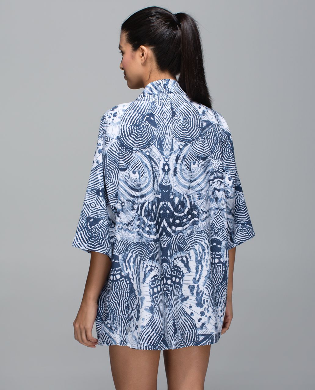 Lululemon Casbah Kimono - Winged Mosaic White Naval Blue / Naval Blue