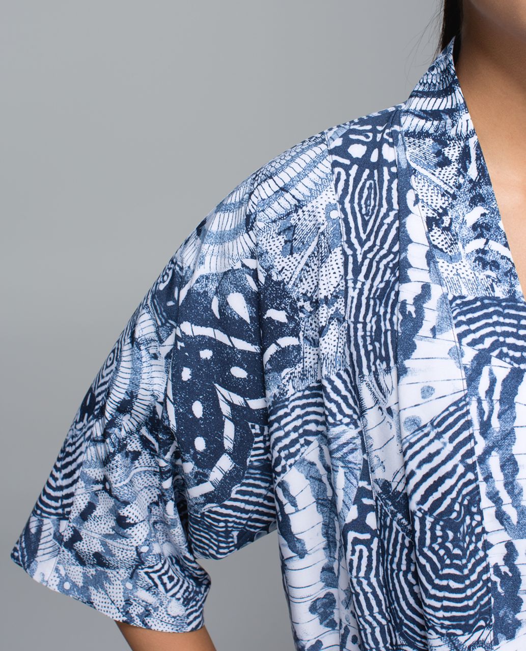 Lululemon Casbah Kimono - Winged Mosaic White Naval Blue / Naval Blue