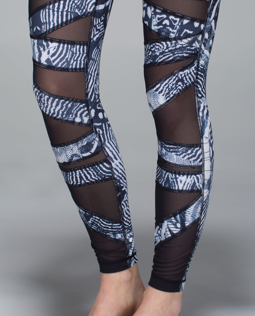 Lululemon Highest Times Pant *Full-On Luxtreme - Winged Mosaic White Naval Blue / Naval Blue