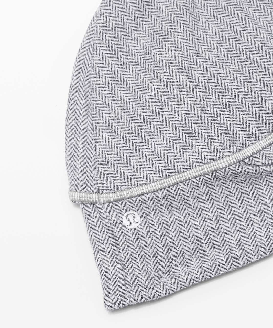 Lululemon Cross Chill Run Beanie - Heathered Herringbone Heathered Black White