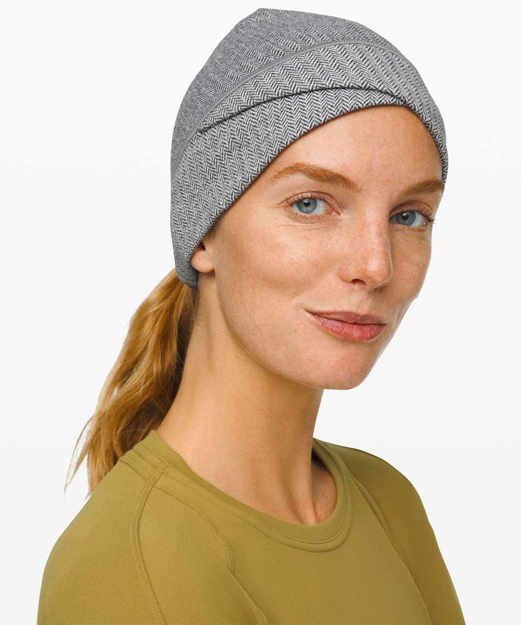 Lululemon Cross Chill Run Beanie - Heathered Herringbone Heathered Black White