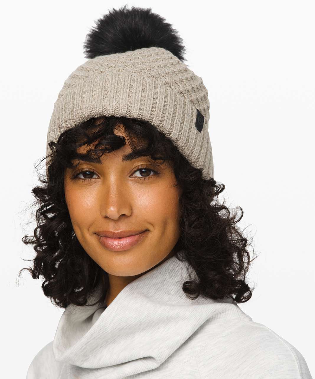 lululemon beanie with pom pom