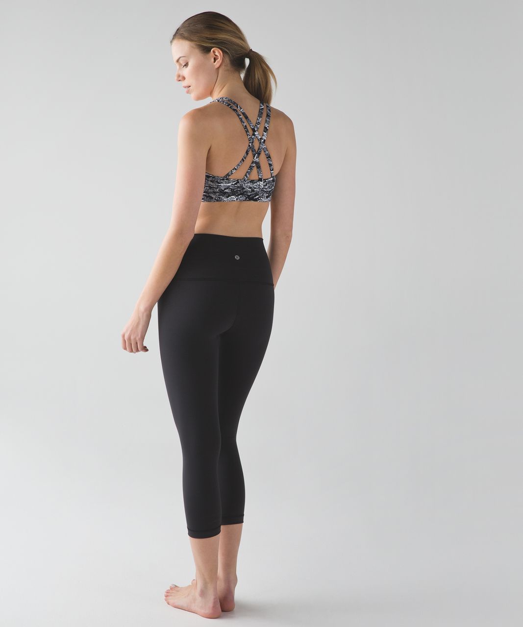 Lululemon Energy Bra - Nami Wave White Black - lulu fanatics