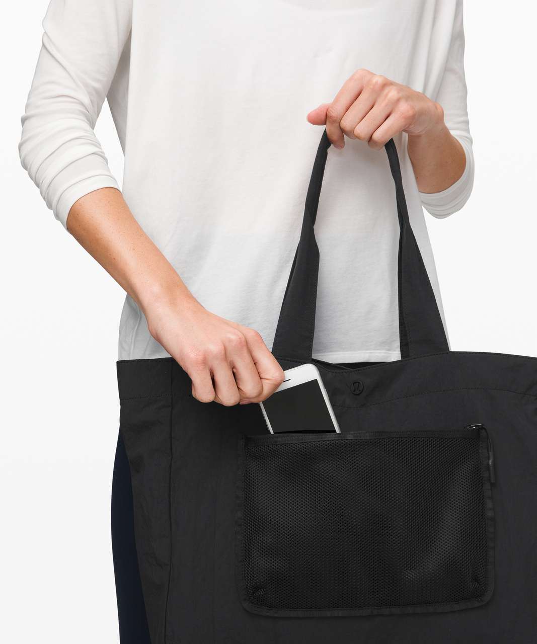 black tote bag with pockets