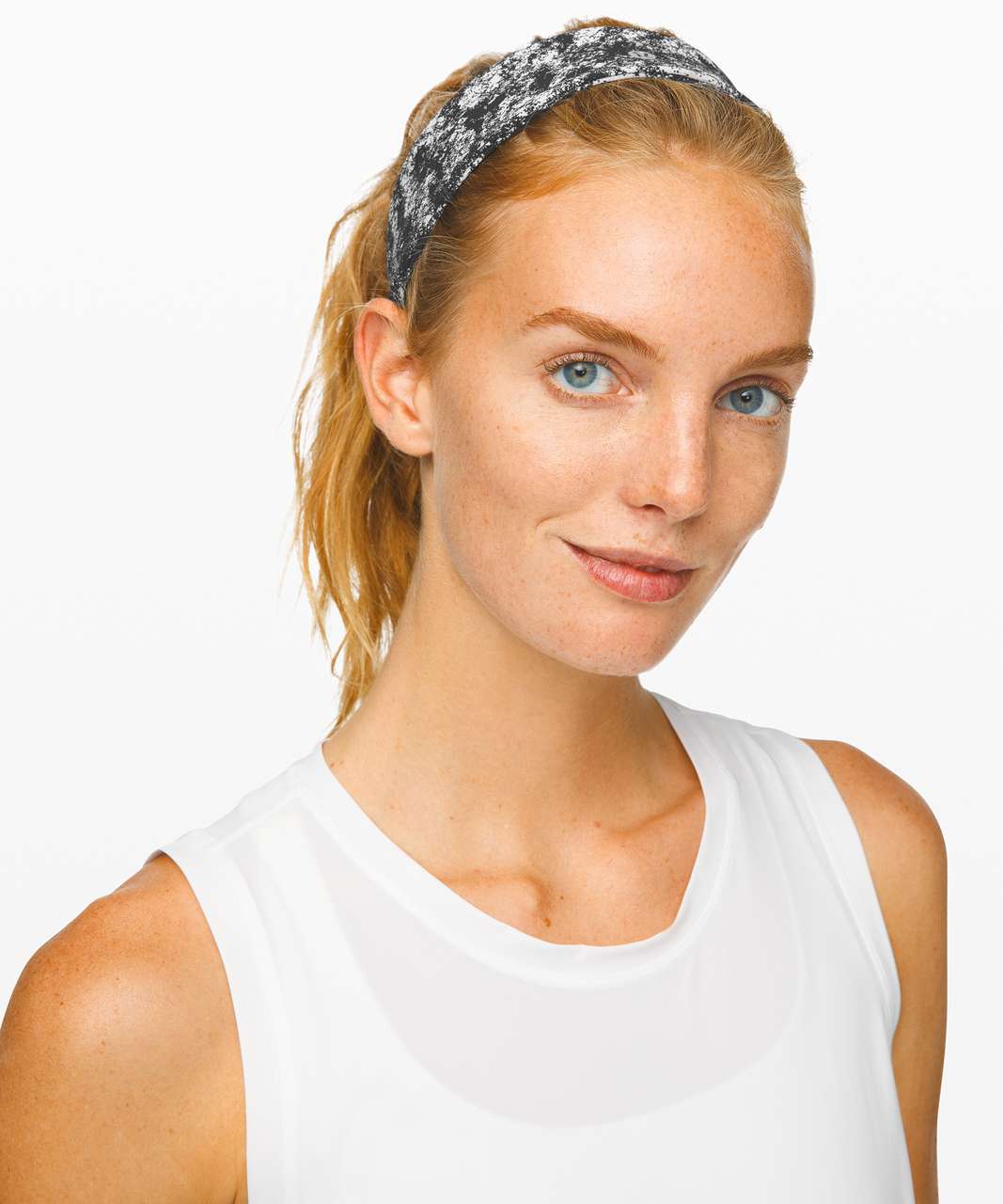 Lululemon Fly Away Tamer Headband II - Misted Jacquard Black White