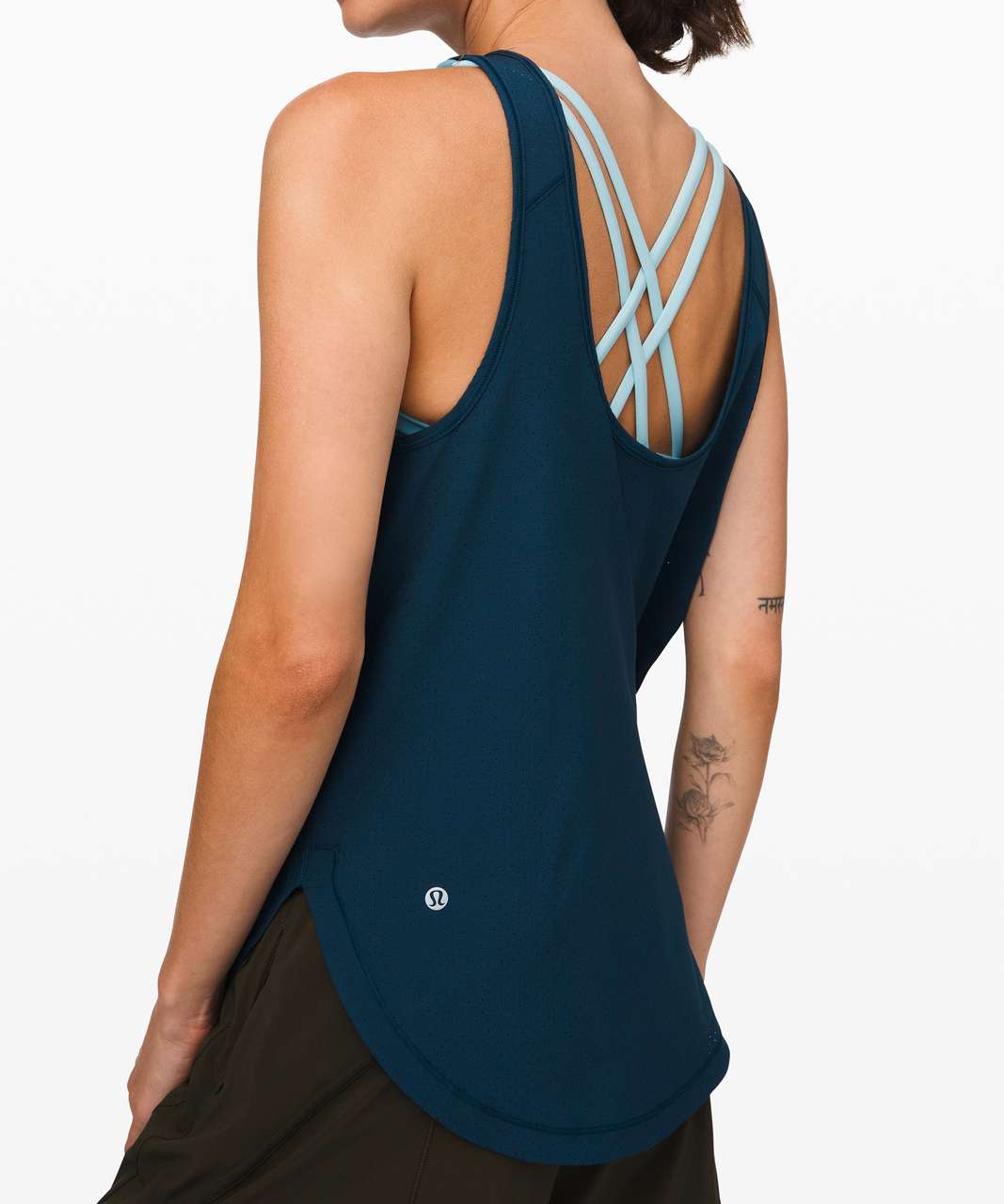 Lululemon Close the Distance Tank - Night Diver