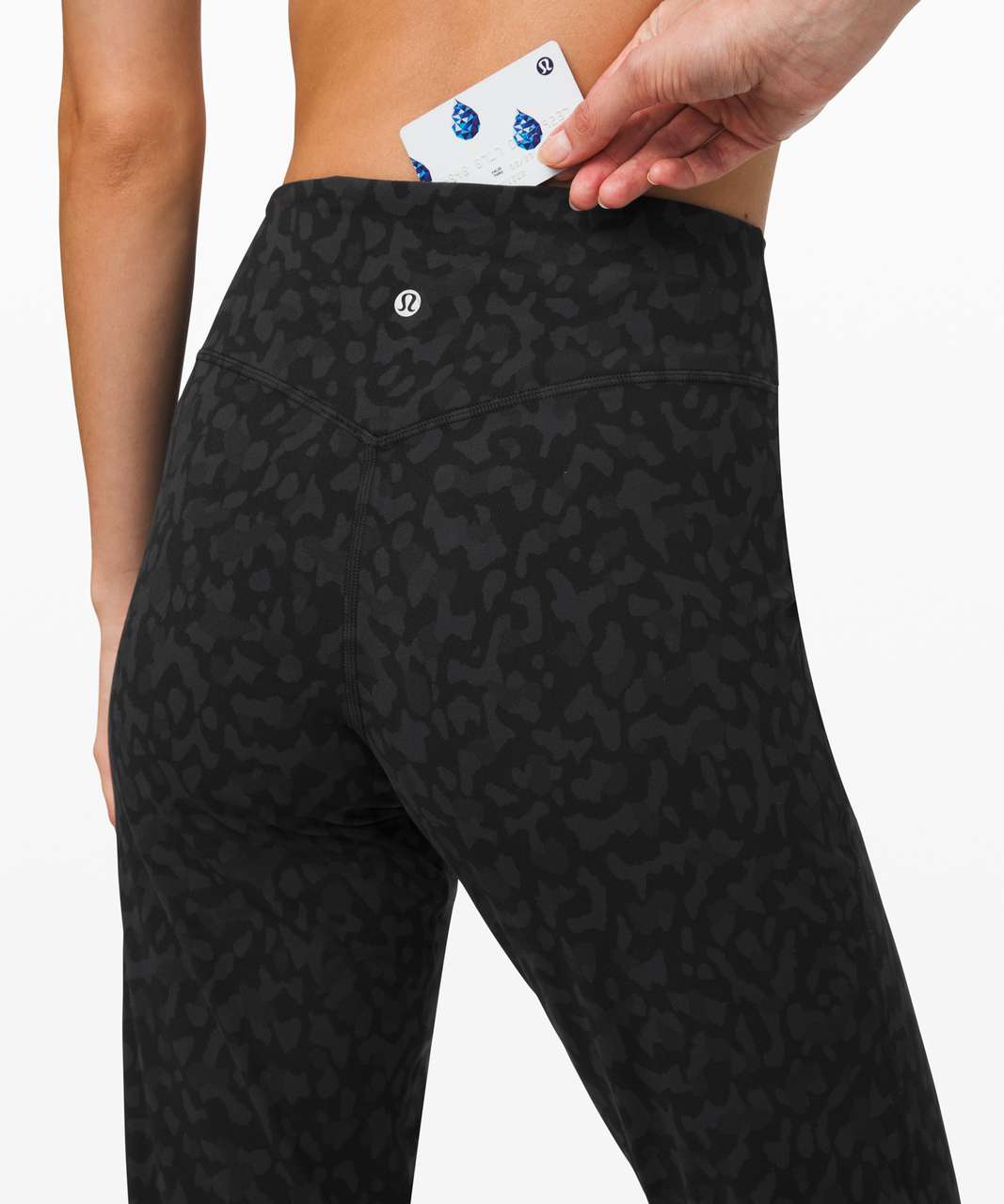 https://storage.googleapis.com/lulu-fanatics/product/51218/1280/lululemon-align-jogger-28-formation-camo-deep-coal-multi-042628-292914.jpg