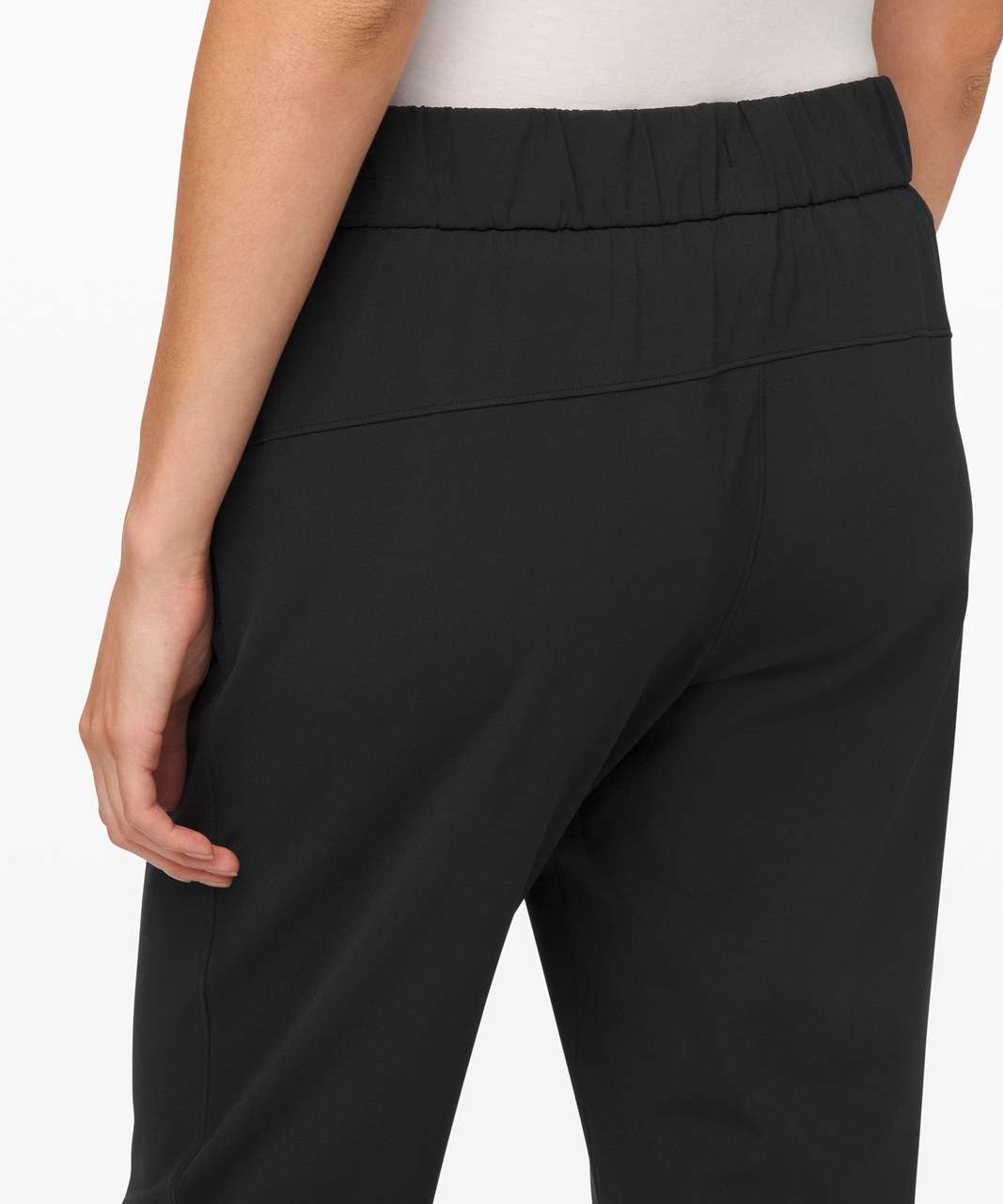 Lululemon On the Fly Jogger with Velvet Trim Size 4 in Black