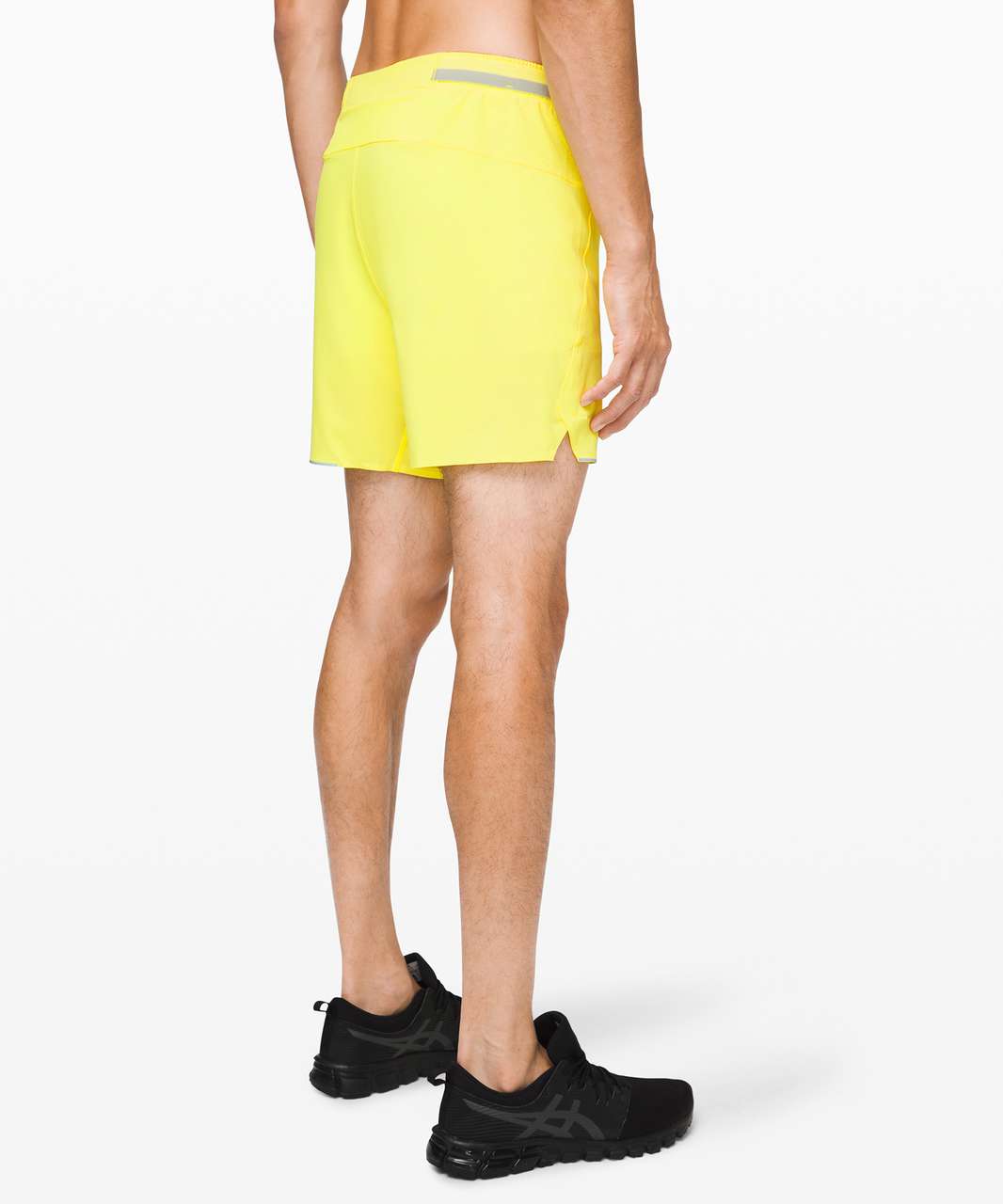 LULULEMON NOIR YELLOW SHORTS IN HONEYCOMB SIZE 0– WEARHOUSE CONSIGNMENT