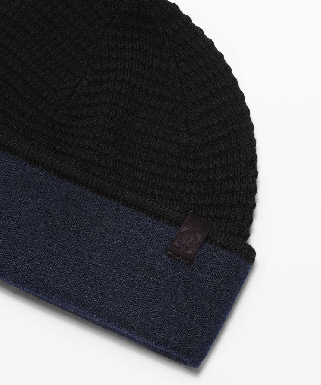 Lululemon Onto Adventure Beanie - Black / True Navy