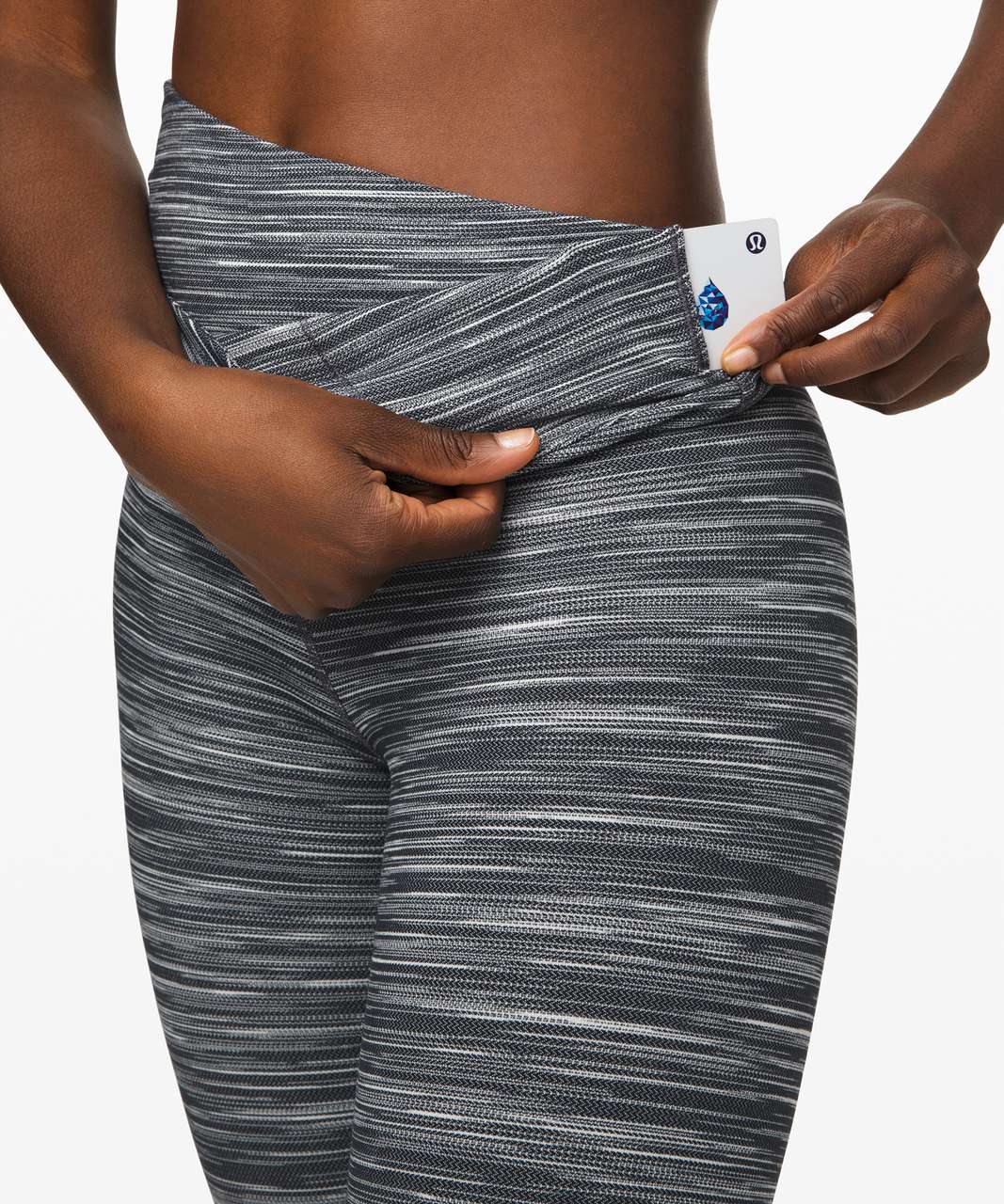 Do the Heathered Herringbone Aligns run small? This model is wearing a size  6 and I thought she was a 4 in aligns.. want to order from the store but  its final