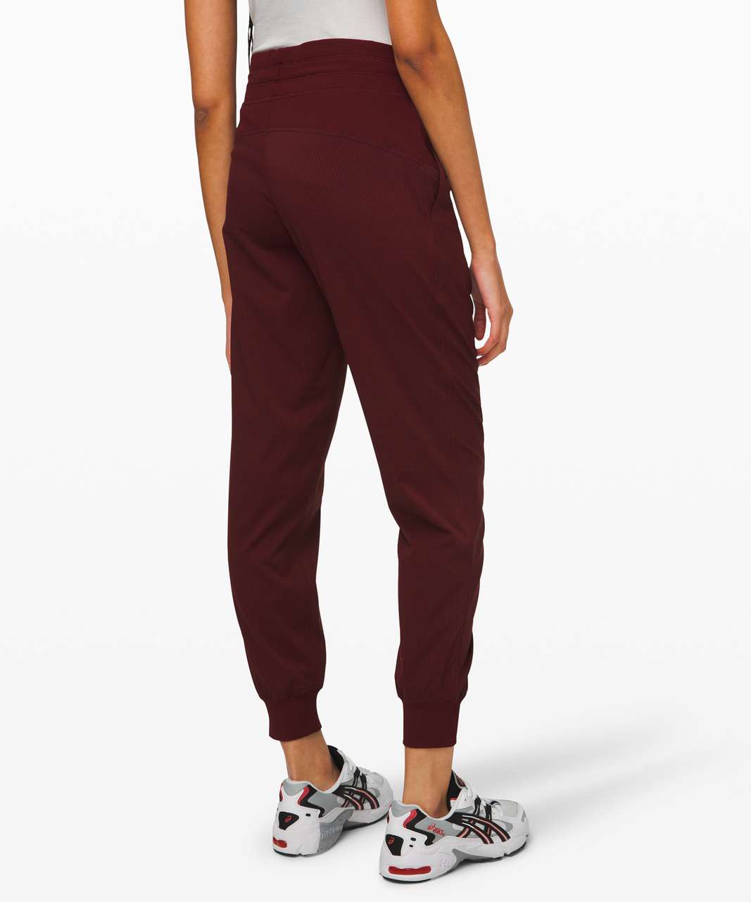 Closet Cravings - A gorgeous colour for fall. Lululemon dance studio  joggers size 6. Link in bio