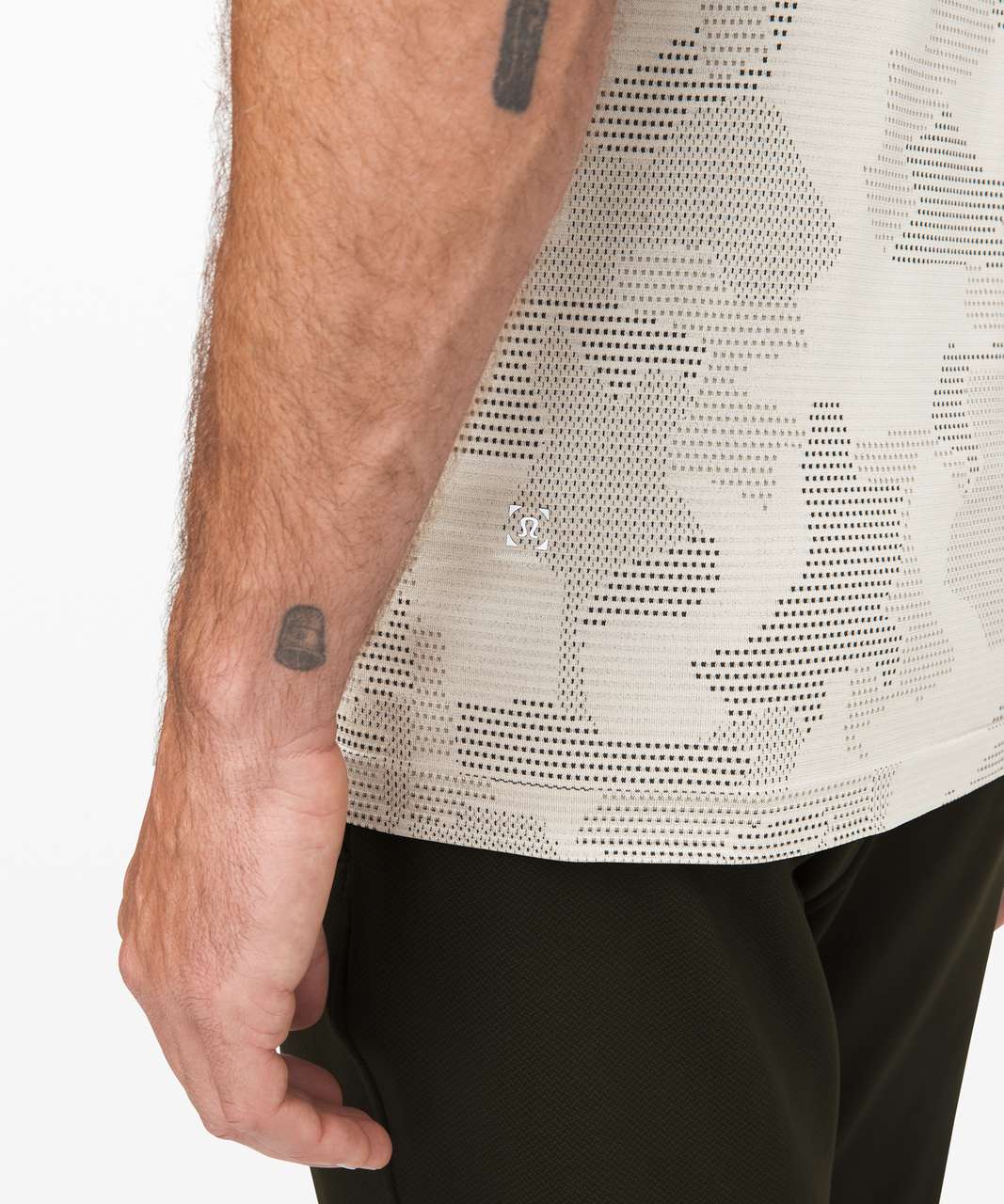 Lululemon Metal Vent Tech Polo *Geo Camo - Carbon Dust / Muslin / Black