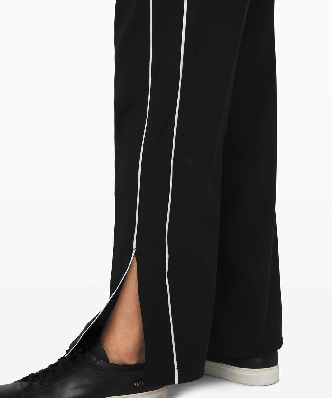 Lululemon On the Right Track Pant - Black / White