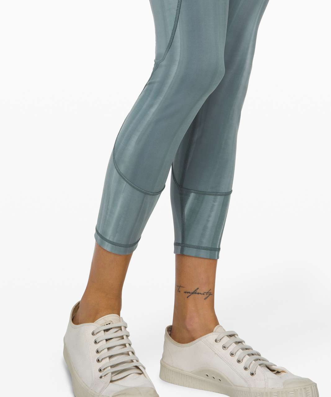 Lululemon In Movement Tight 25 *Everlux - Linear Spray Dye White Deep  Ocean - lulu fanatics