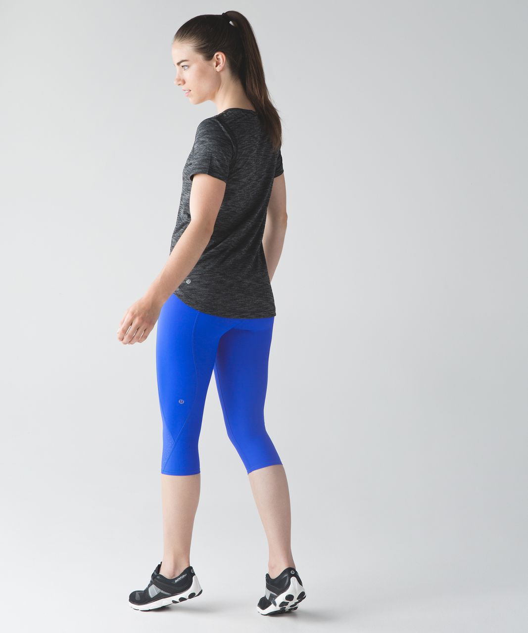 LULULEMON Tight Stuff Sz 8 Running Compression Pockets Crop Black Great