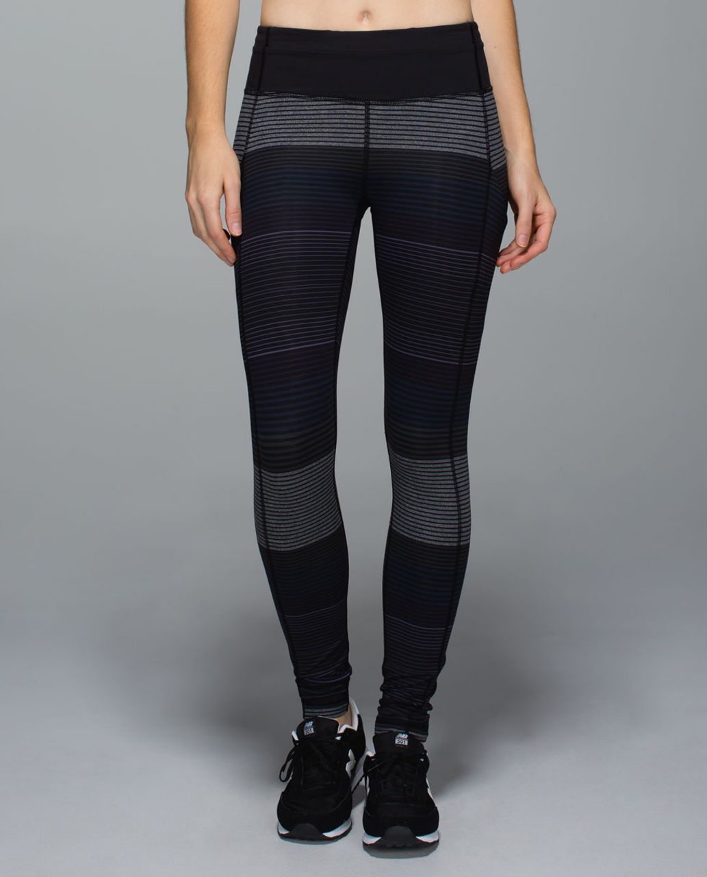 Lululemon P30416 Black Athletic Training Cropped Mid RIse Leggings 8 Striped