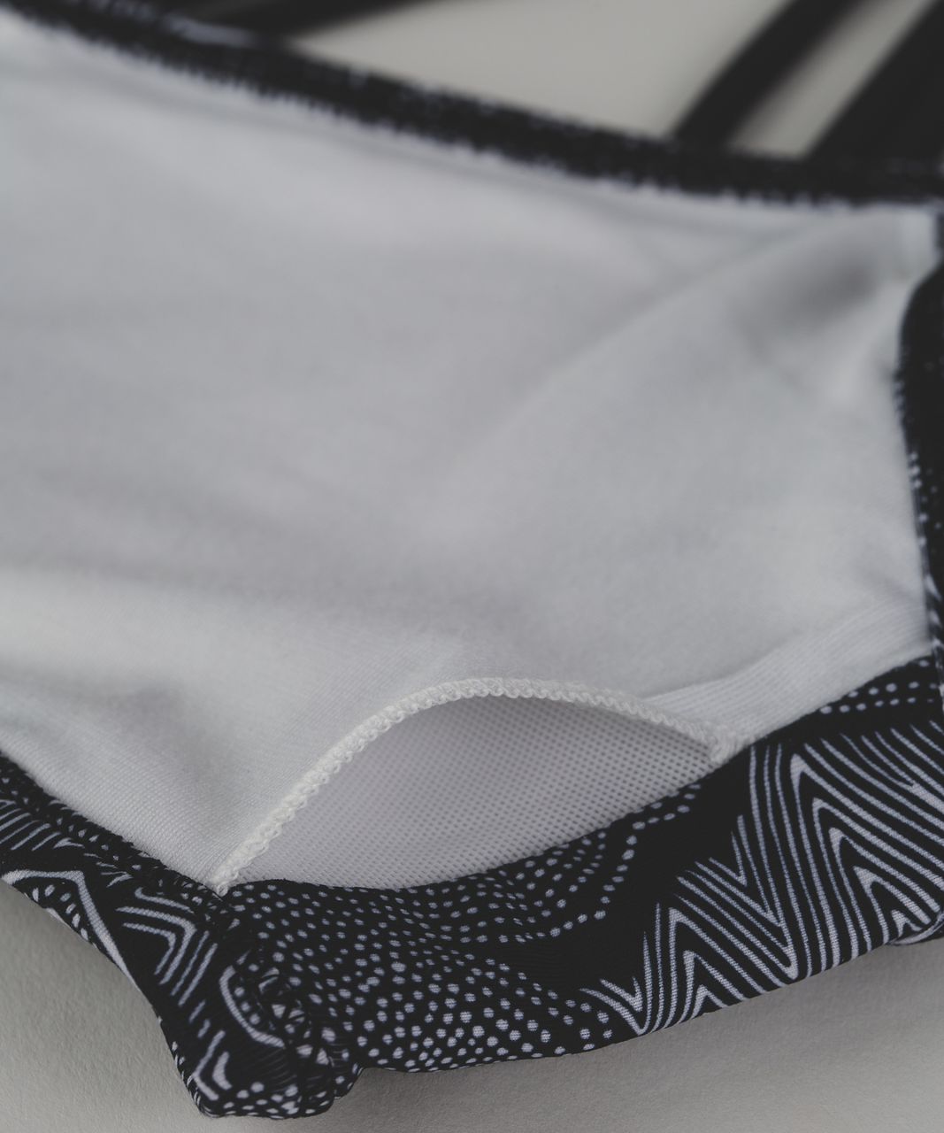 Lululemon Lighten Up Bra - Mini Dottie Tribe White Black / Black