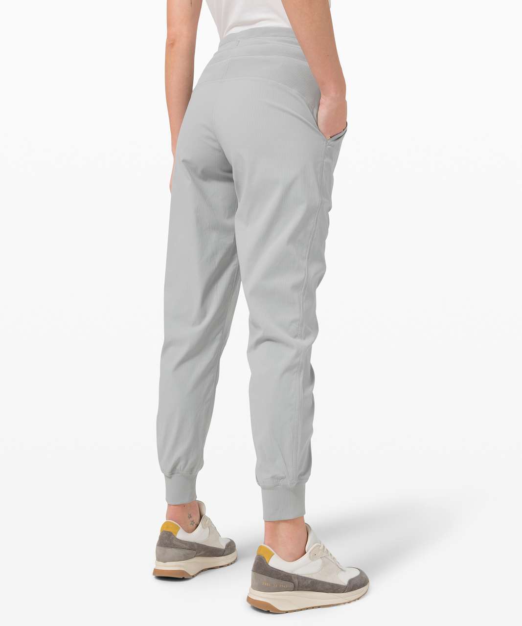Lululemon Dance Studio Cropped 25 Jogger Pants Womens Size 6 Silver  Mid-Rise - $50 - From Paula