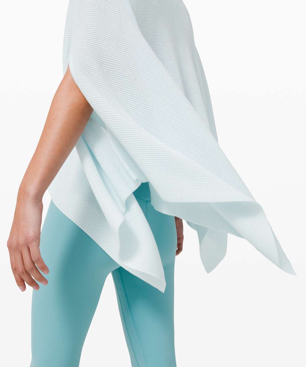 Lululemon Forward Flow Poncho - Almost Blue