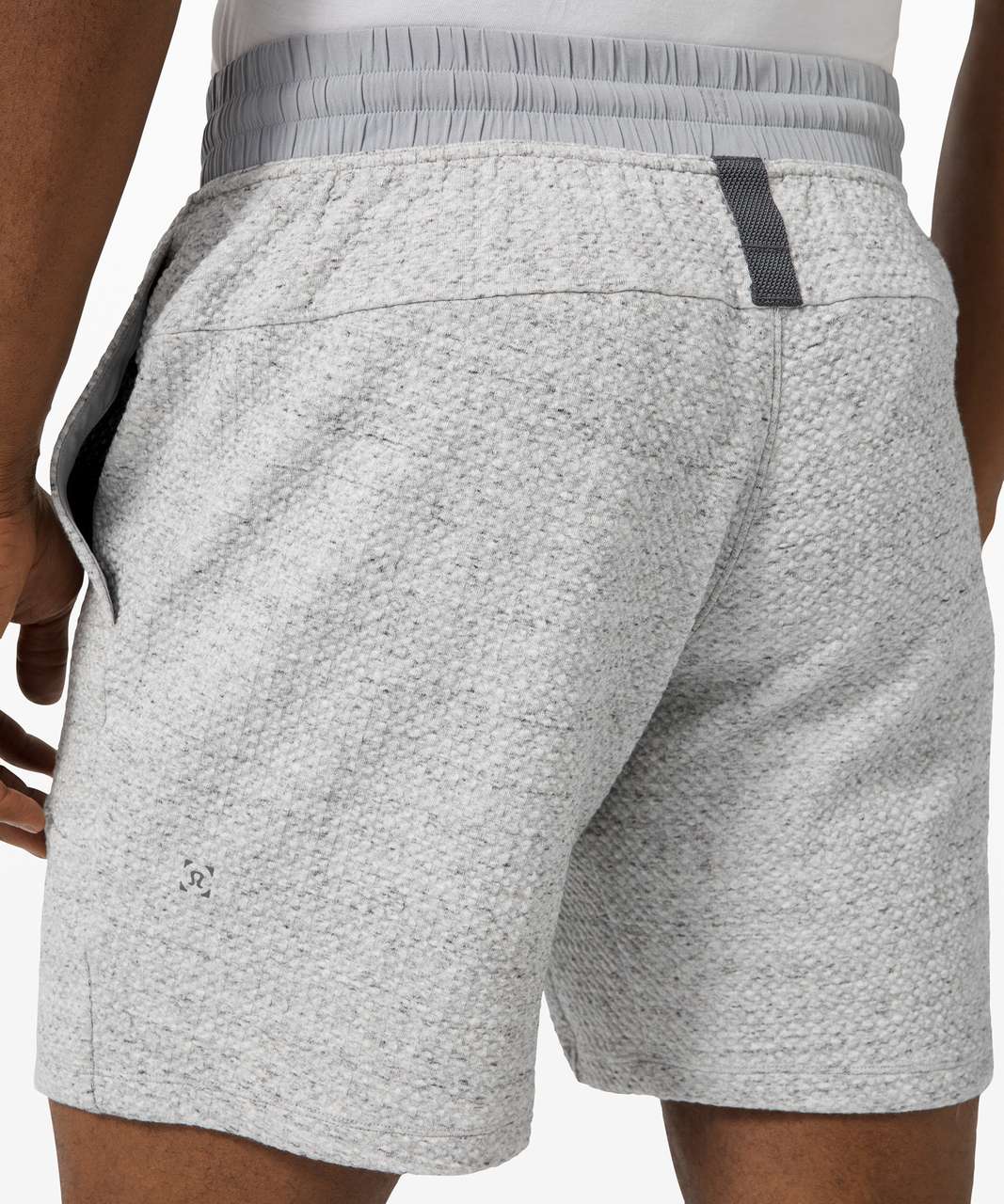 Lululemon At Ease Short 7" - Heathered Melody Light Grey / Black