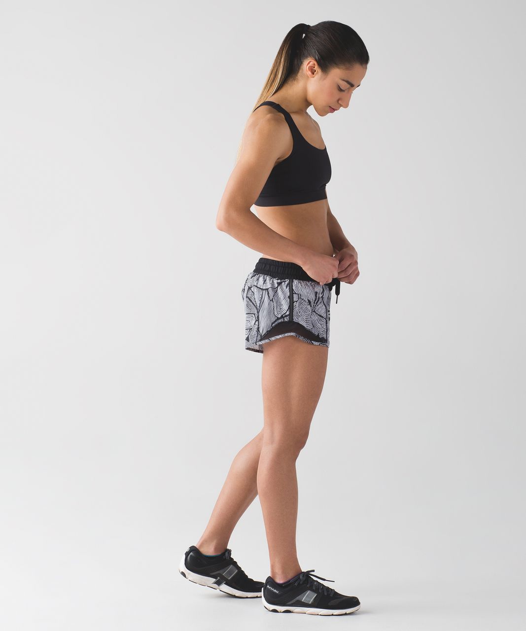 Lululemon Dottie Tribe Review: Wunder Under Pants + Speed Shorts - Agent  Athletica