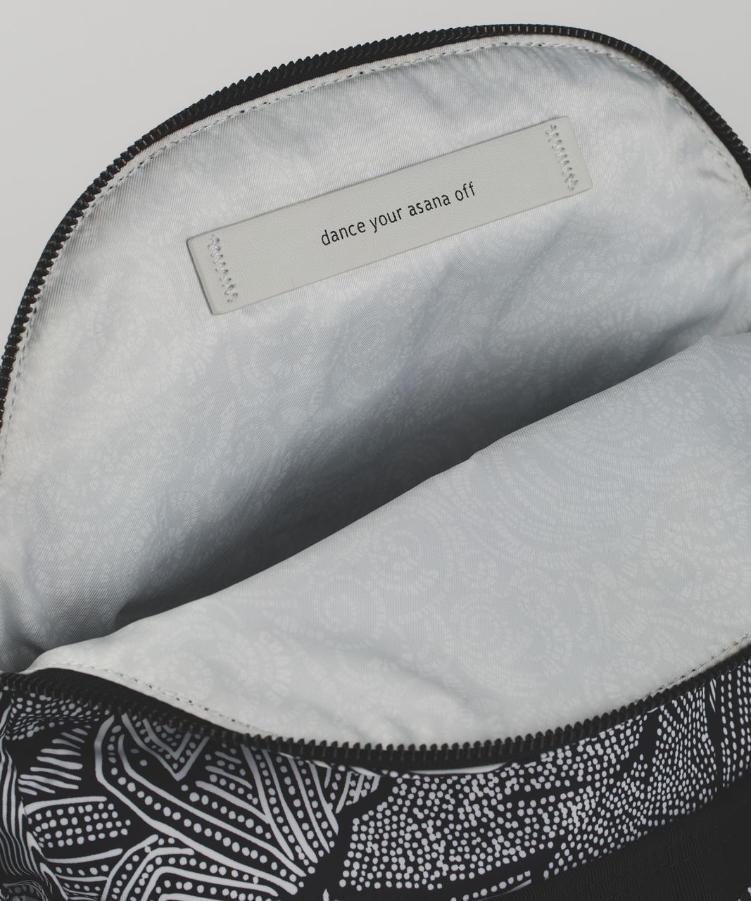 Lululemon Festival Bag II - Dottie Tribe White Black