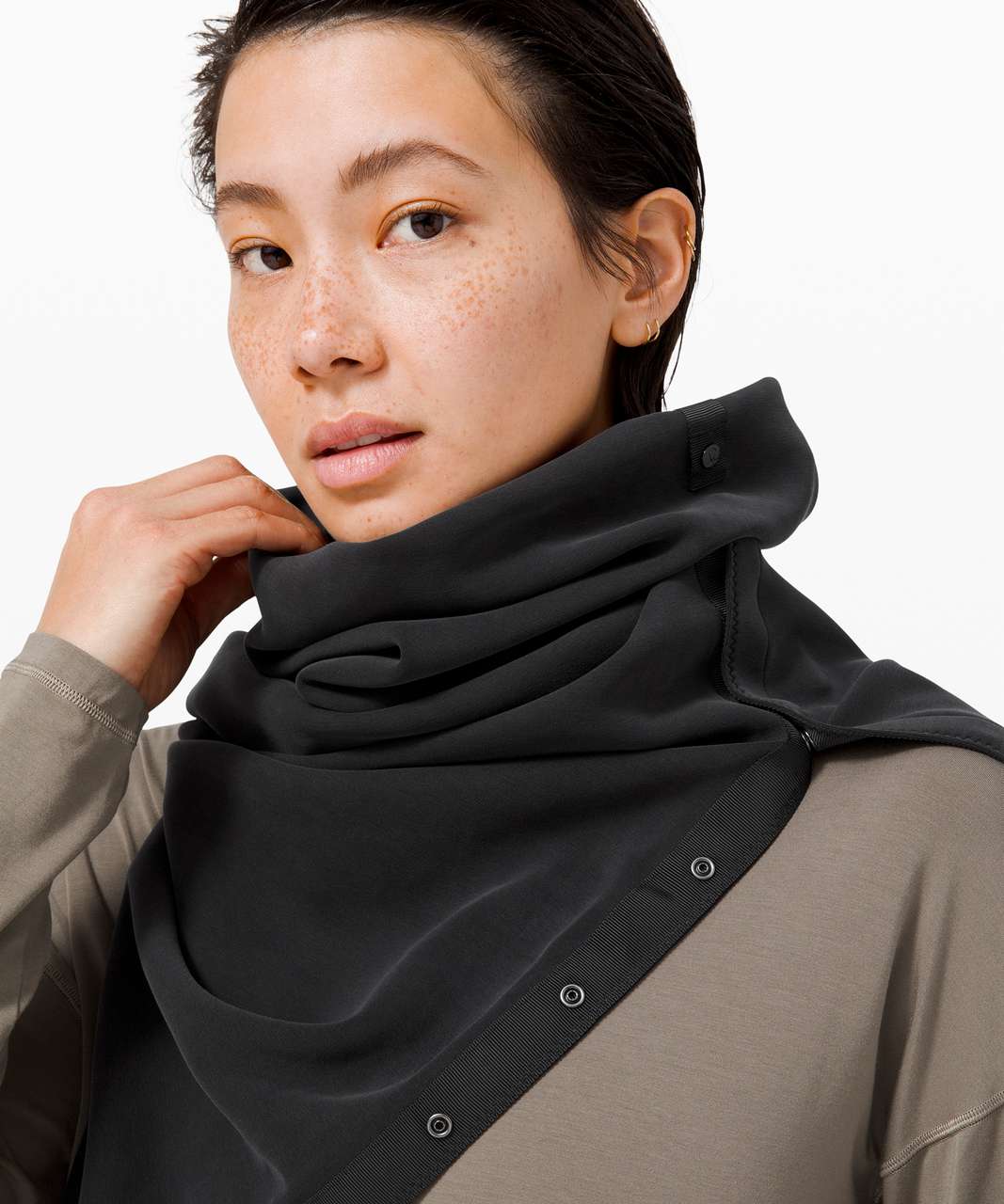 lululemon scarf with snaps