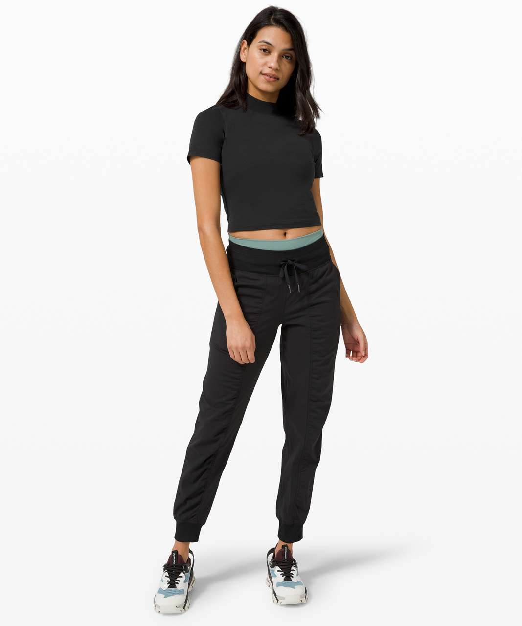 Lululemon in style - Kitsilano Mock Neck (black) + Align Super HR