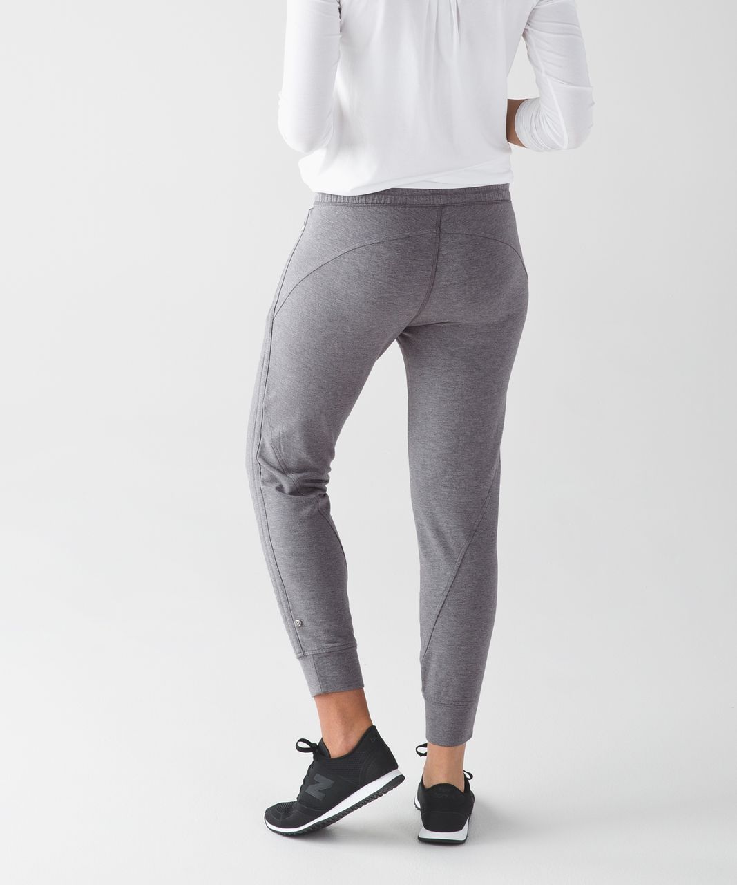 NWT lululemon Here To There HR Pant 7/8 Size4 OHMG Light Grey