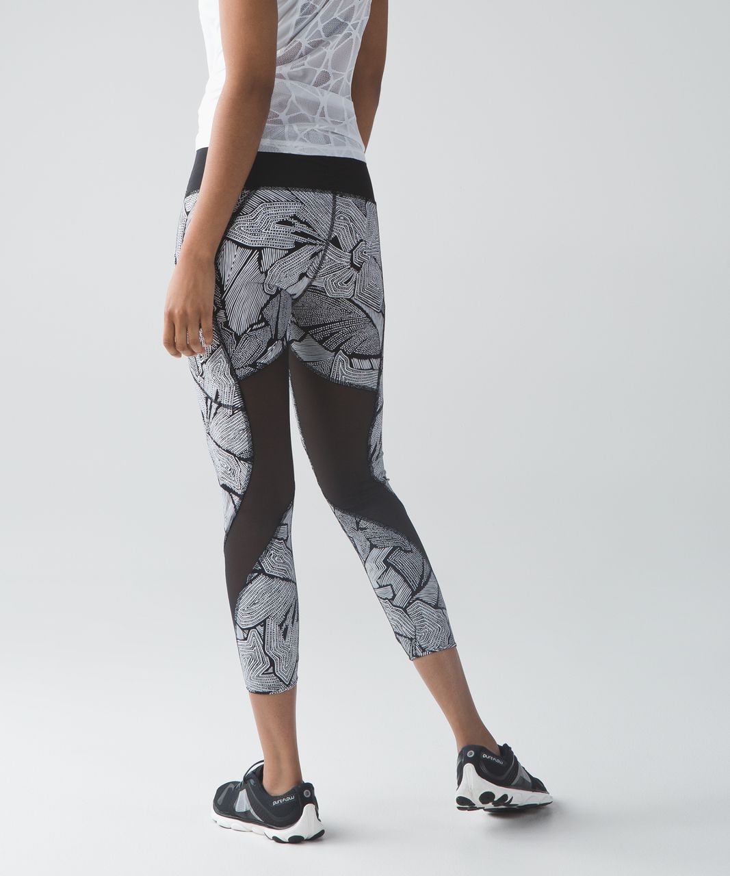 Lululemon Goal Crusher 7/8 Tight - Dottie Tribe White Black / Black - lulu  fanatics