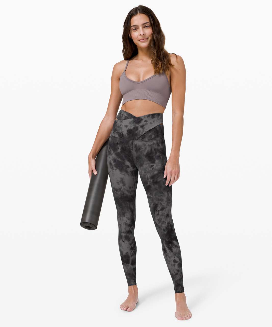 These leggings 😍 OOTD aligns in diamond dye graphite grey bronze