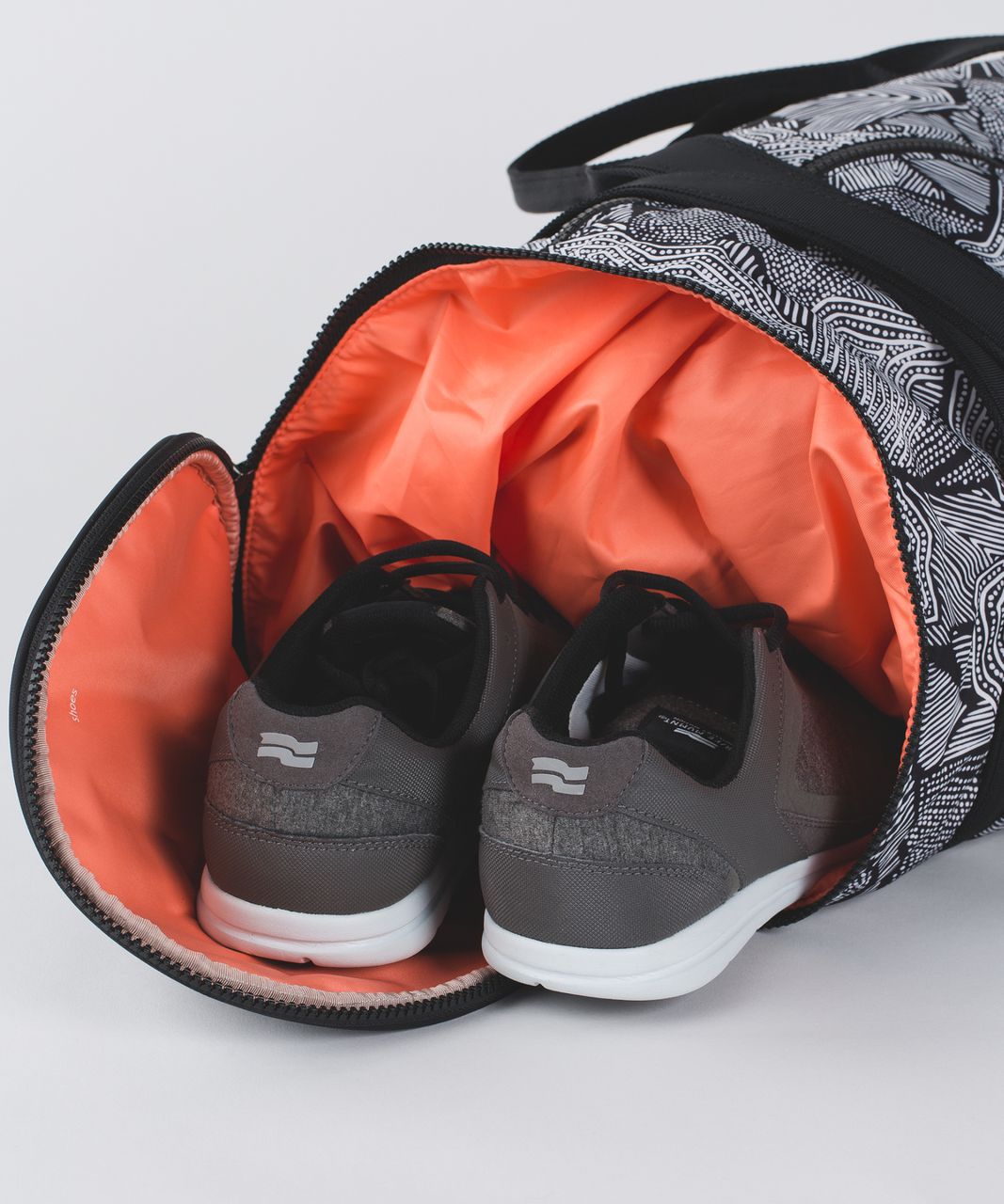 Lululemon Run Ways Duffel - Dottie Tribe White Black