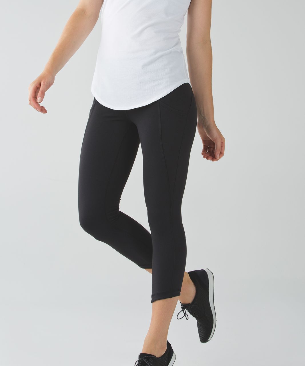 Lululemon crop black leggings - size 8 — The Winemakers Wife Blog