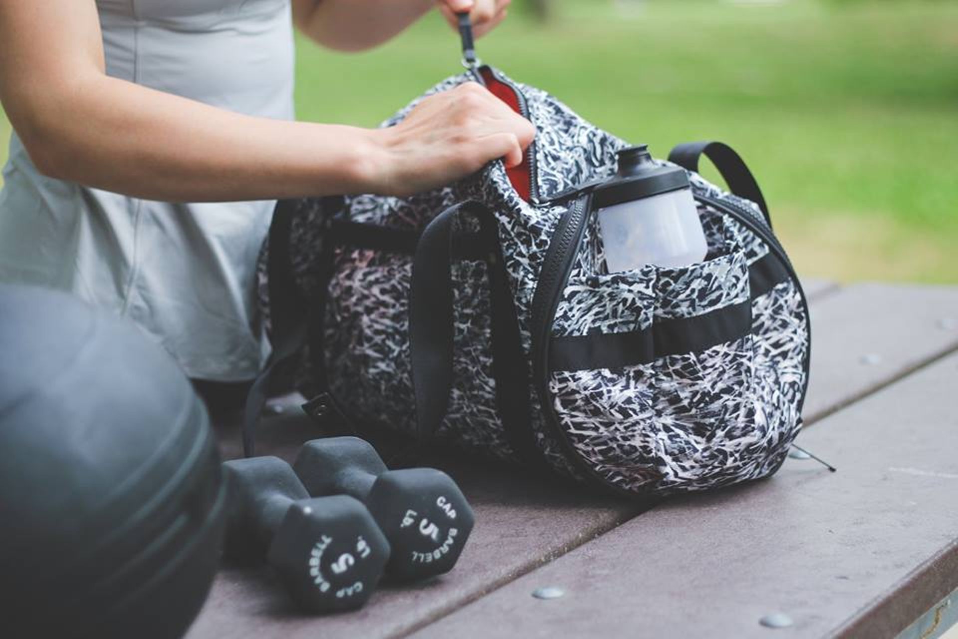 Lululemon Run Ways Duffel - Ripple Seal Grey Black - lulu fanatics