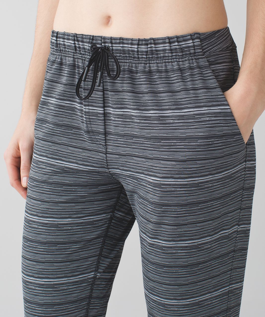 Lululemon Jet Crop (Slim) (Luxtreme) - Cyber Black Deep Coal