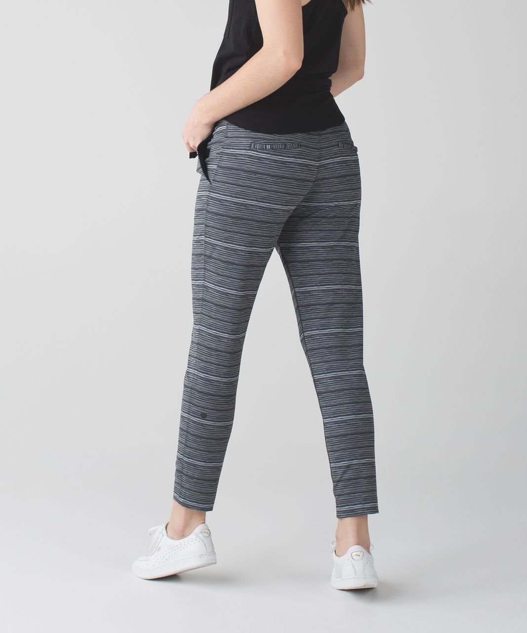 Lululemon Jet Crop (Slim) (Luxtreme) - Cyber Black Deep Coal