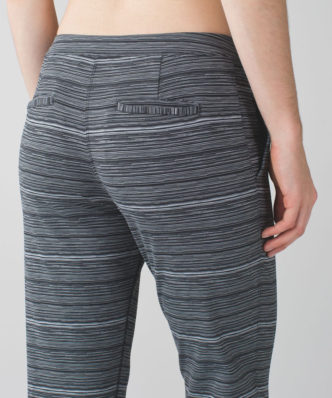 Lululemon Jet Crop (Slim) (Luxtreme) - Cyber Black Deep Coal