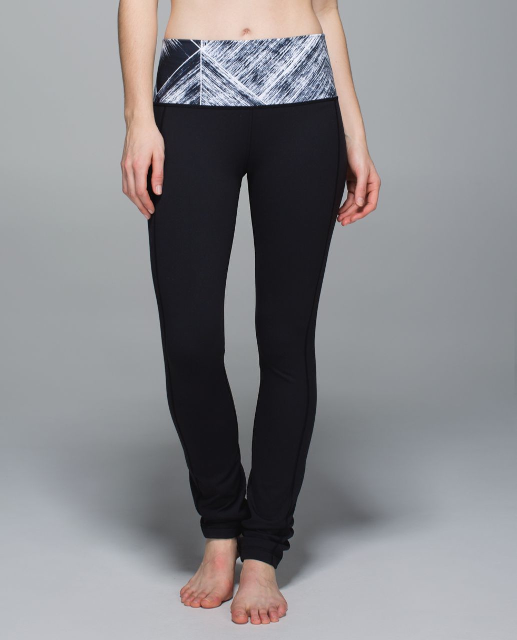 Lululemon Skinny Groove Pant II (Roll Down) - Black / Heat Wave White Black