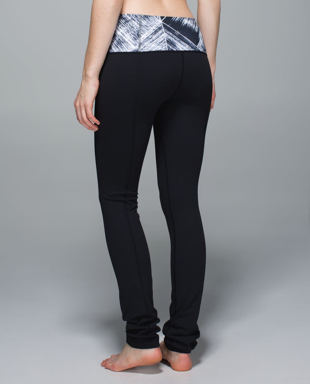 Lululemon Skinny Groove Pant II (Roll Down) - Black / Heat Wave White Black