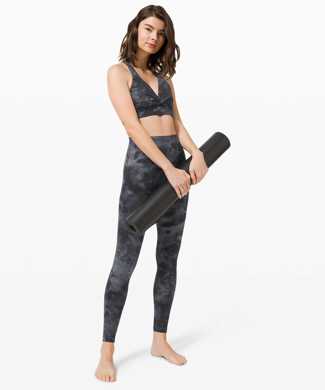 These leggings 😍 OOTD aligns in diamond dye graphite grey bronze
