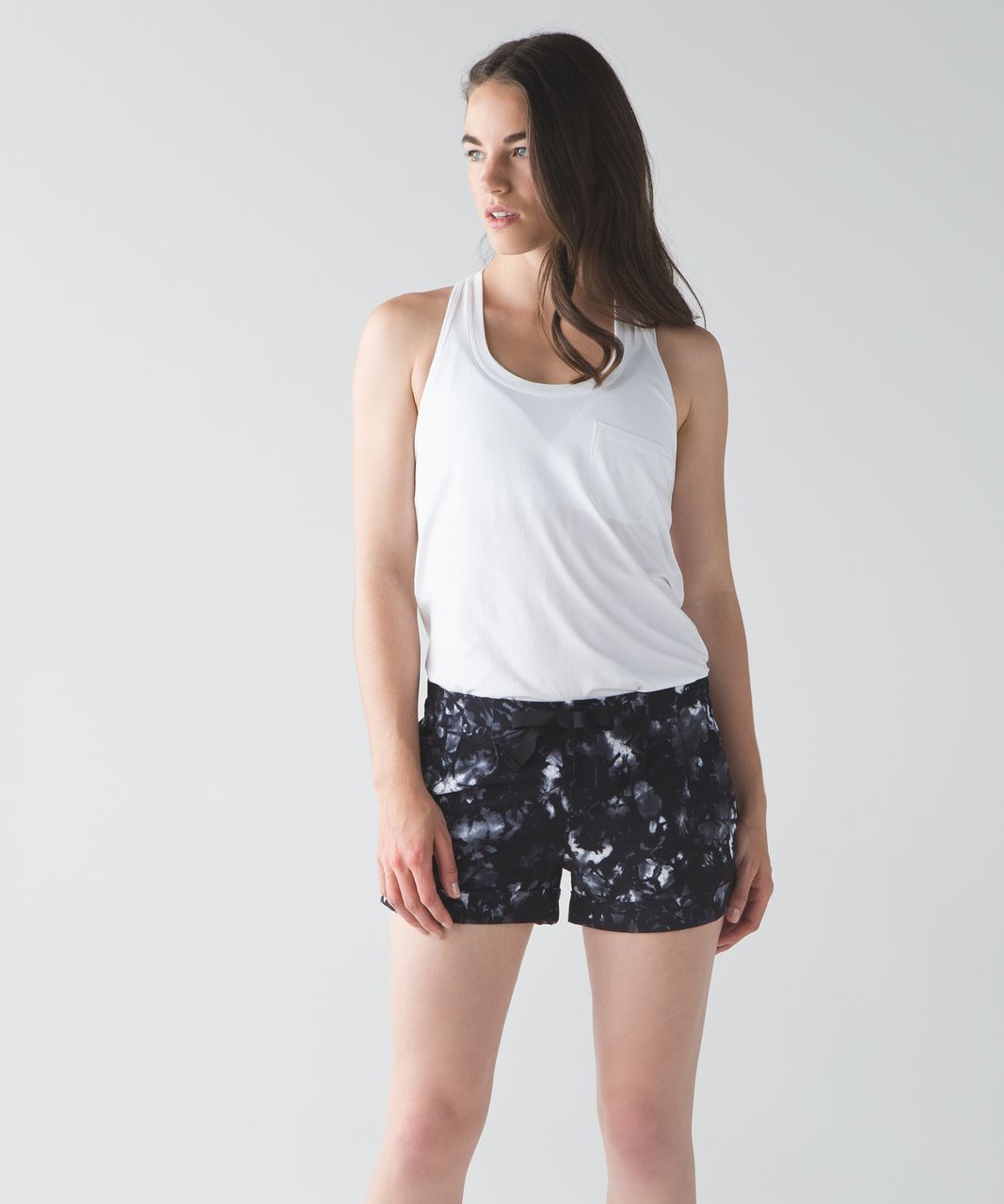 Lululemon Spring Break Away Short II - Dusk Dye White Black / Black