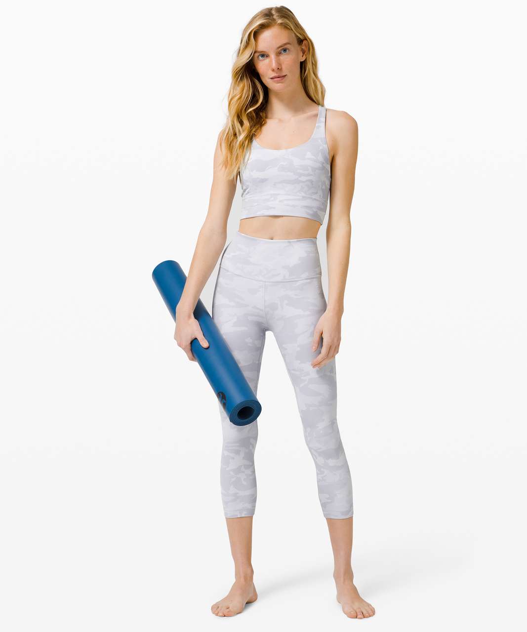 Fit pic! Wunder Unders in the white Camo (jacquard size 2) paired with (not  shown) energy longline bra (non-jacquard white Camo) size 6! : r/lululemon