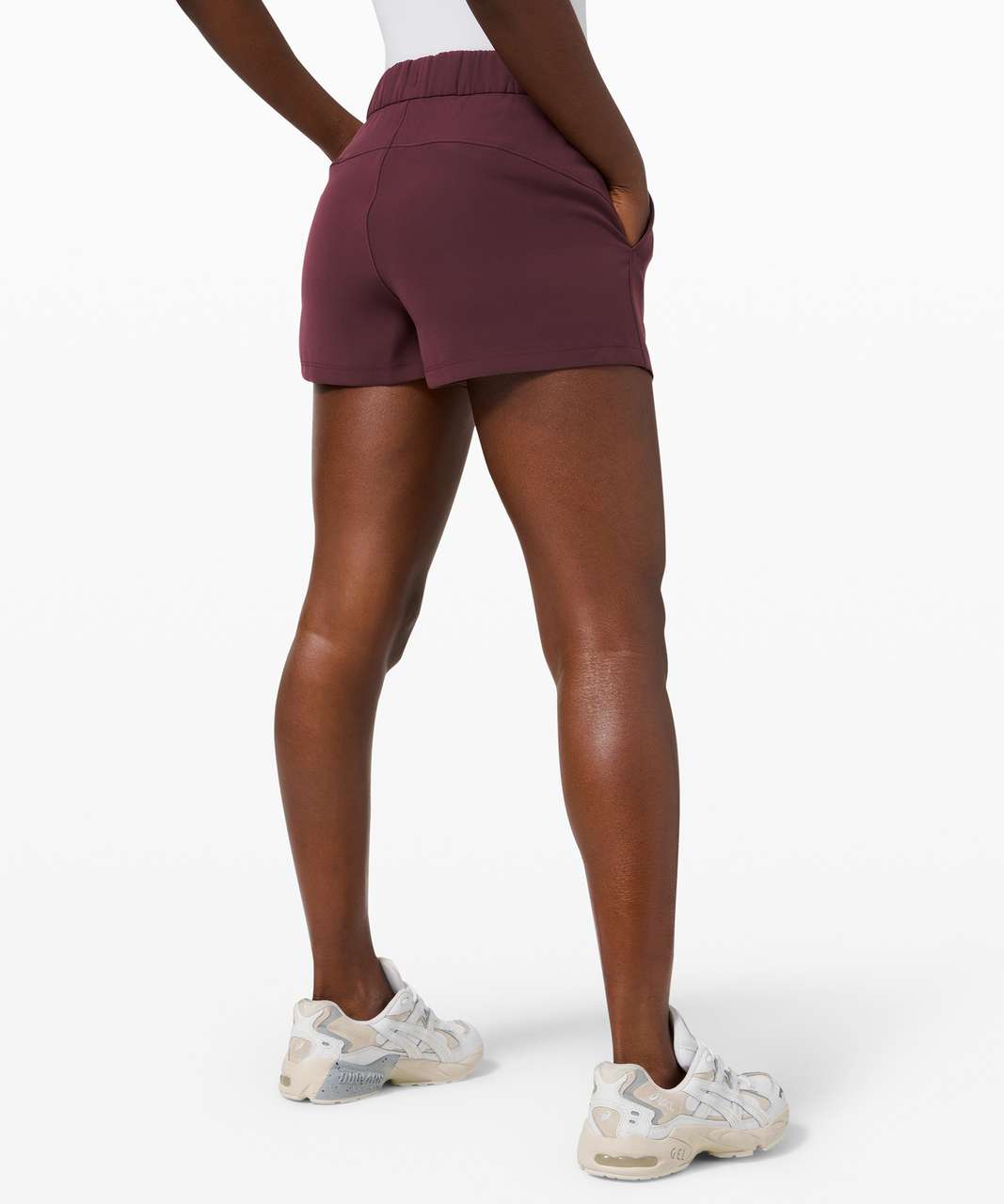 Lululemon On the Fly Short *Woven *2.5" - Cassis