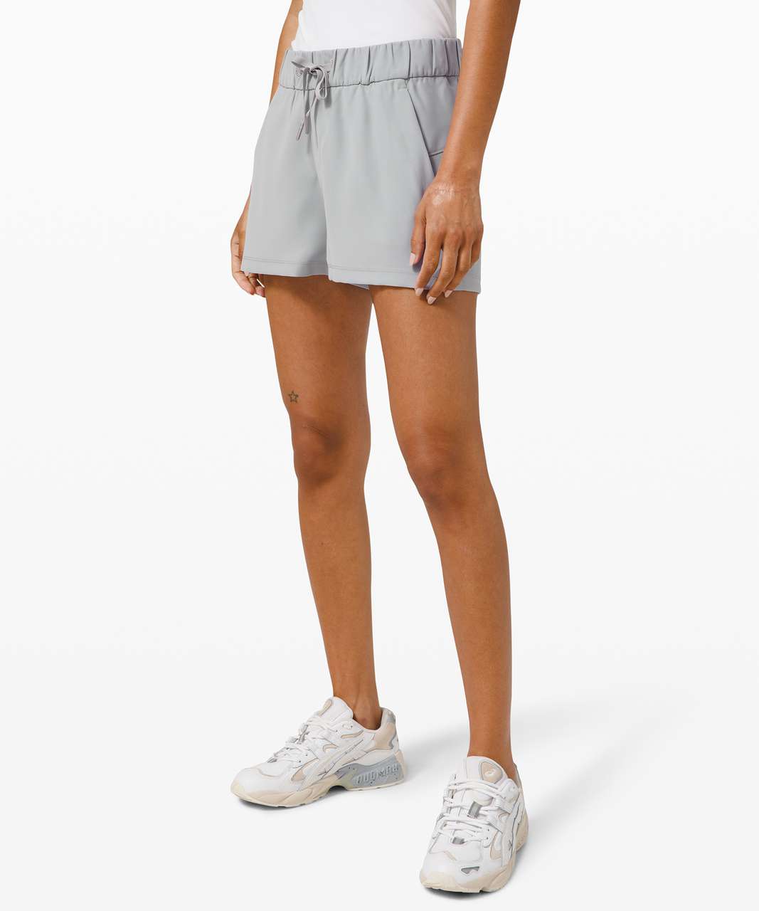 Lululemon On the Fly Short *Woven *2.5" - Silver Drop