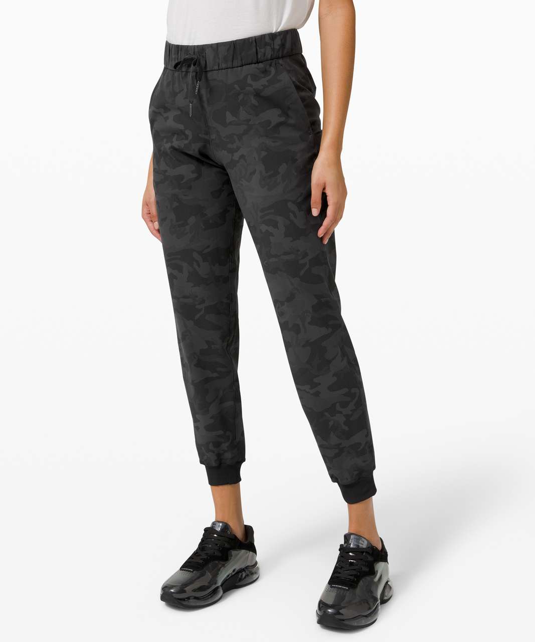 Lululemon On the Fly Jogger 28 *Woven - In Cassis and Light Grey-New -  clothing & accessories - by owner - craigslist