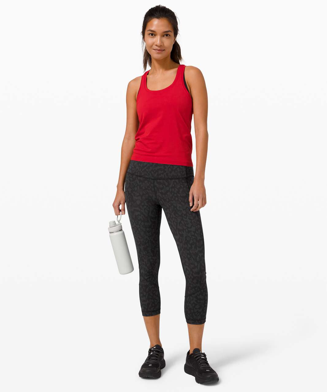 Lululemon dramatic static pace rival crops - Agent Athletica