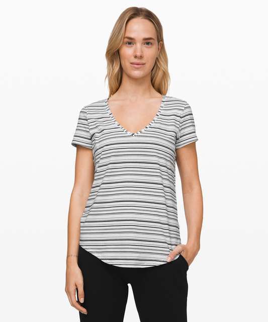 Lululemon Love Tee V - Dark Red - lulu fanatics