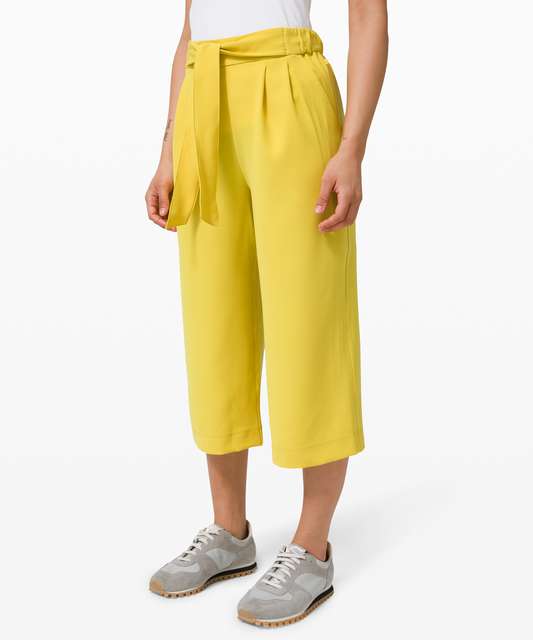 lululemon athletica, Pants & Jumpsuits, Lululemon Noir Crop